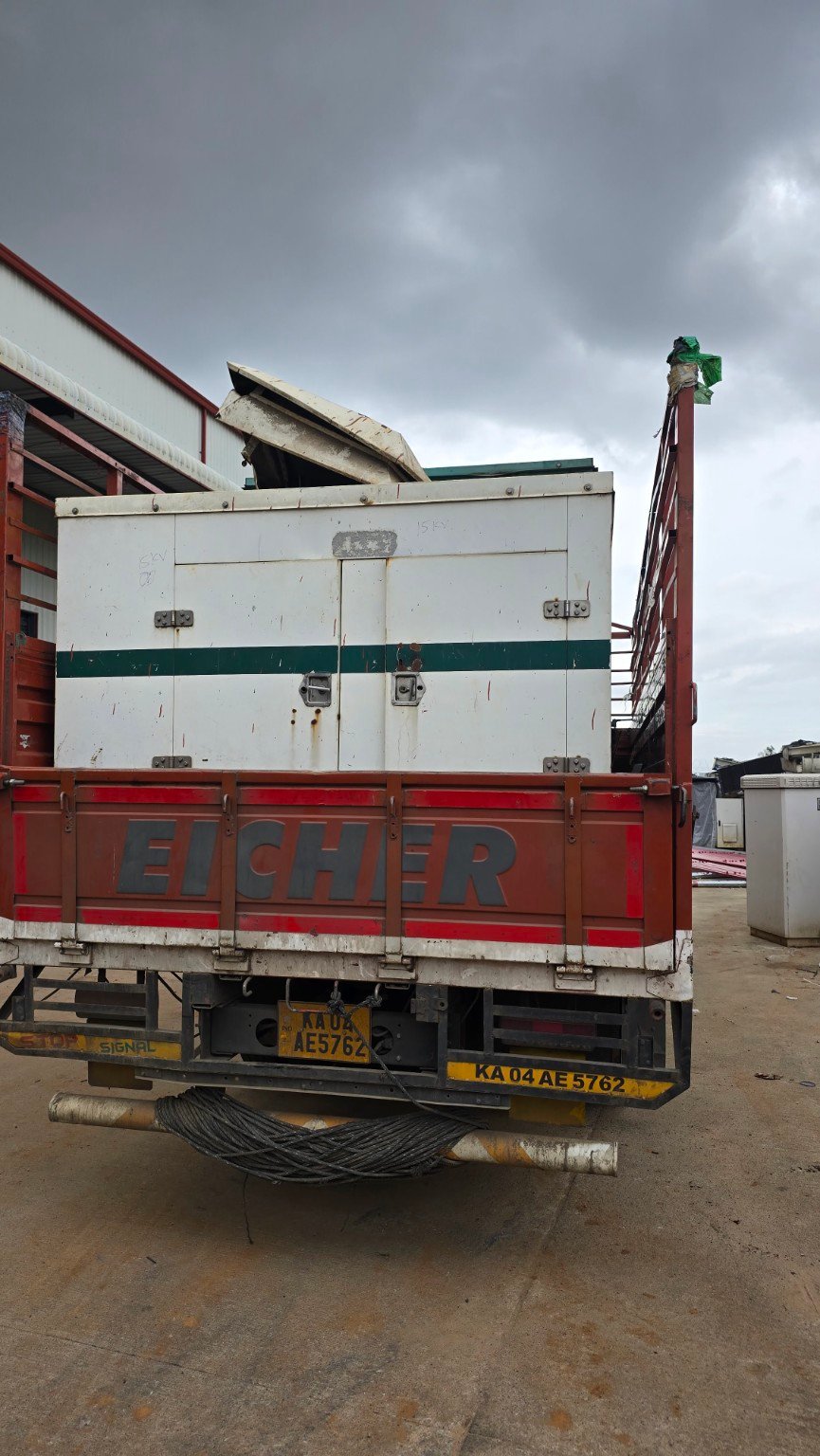 Generator transport – Eicher truck